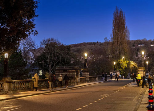 Acrospire has retrofitted heritage lighting on Bath’s Grade II listed North Parade Bridge from SON to LED.