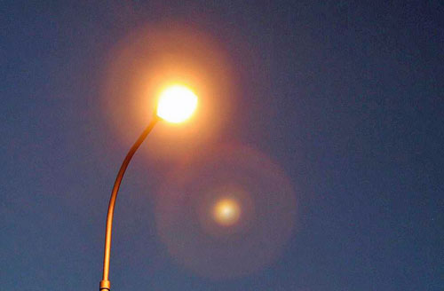 Cree and Lumileds have teamed up to develop an LED lamp with the characteristics of high pressure sodium lamps.