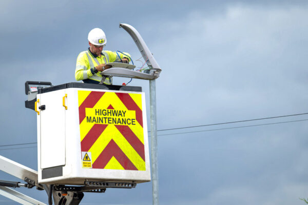 Lincolnshire County Council is to reuse its street lighting columns and lanterns in a retrofit programme that’s using TRT LED gear trays