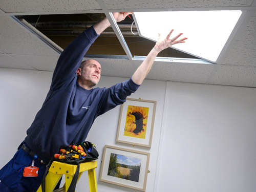 Commercial lighting manufacturer Lumenloop has published an EPC B retrofit waste risk report warning that EPC-led retrofit work in England and Wales ‘must not turn an existing lighting waste problem into a larger one’.